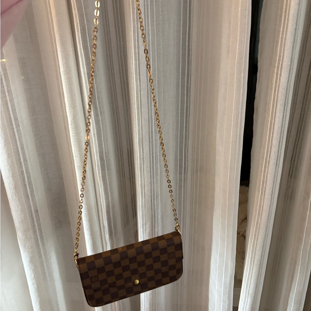Checkered Brown Chain Wallet - Picture 5 of 5